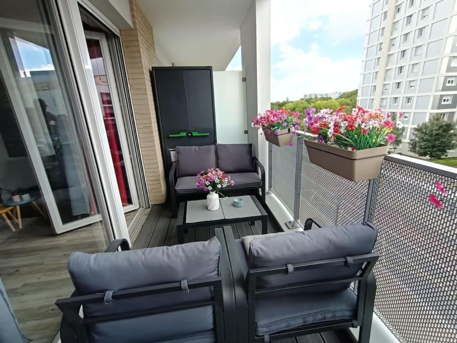 Appartement 4 Pieces - La Rose Des Yvelines - Classe 3 Etoiles Trappes Exterior photo
